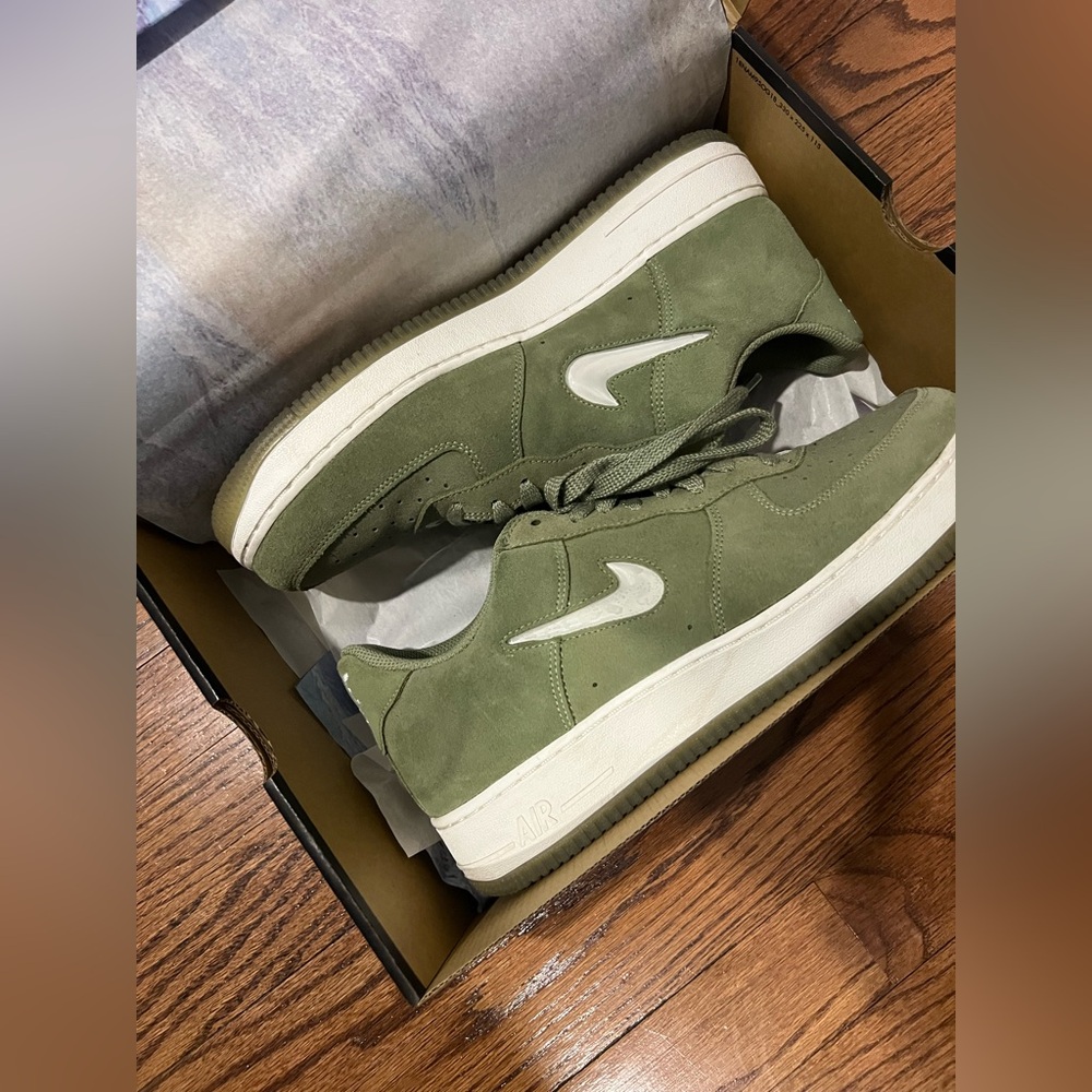 Nike AIR FORCE 1 '07 LOW 'COLOR OF THE MONTH JEWEL OIL GREEN DV0785-300 Mens